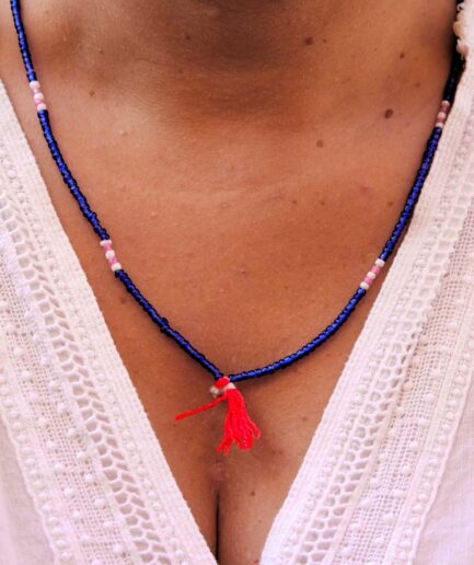 Collier indien en perles bleues